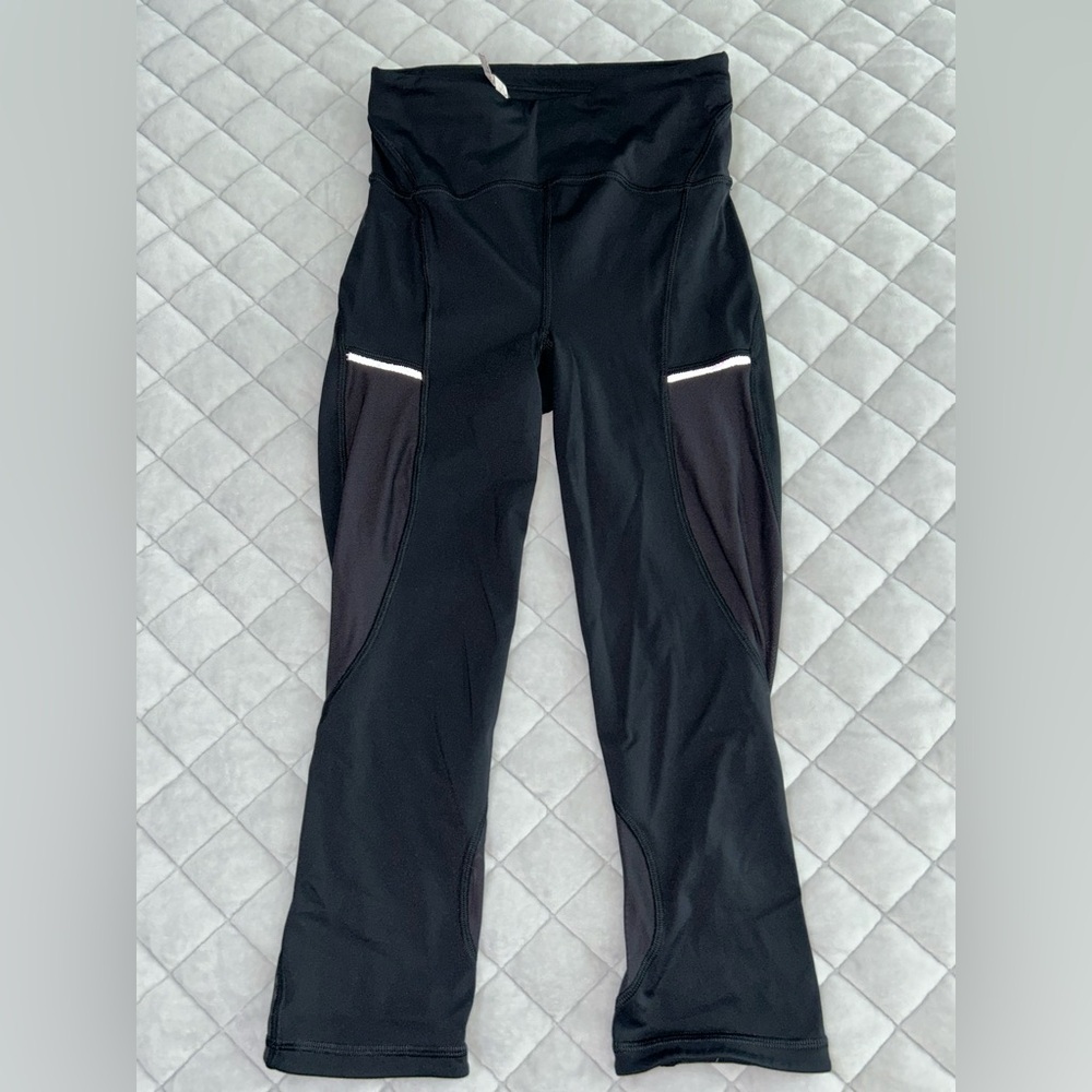 Lululemon Size 2 Black Crop 21” Mesh Tights